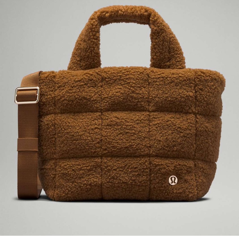 ⭐️NWT⭐️lululemon athletica Quilted Grid Brown & Gold Crossbody Fleece Bag/Tote